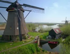 Descubre la belleza de Kinderdijk: turismo en los icónicos molinos de viento holandeses