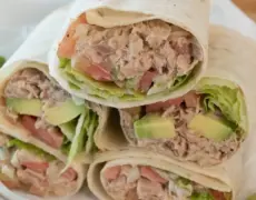 Descubre cómo preparar un delicioso Kibbeling Wrap con esta fácil receta paso a paso